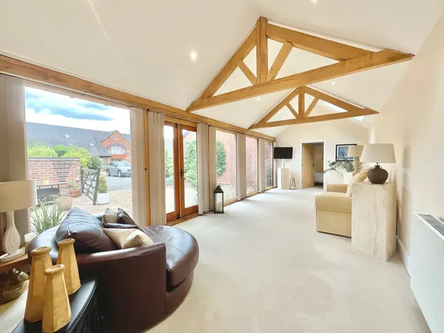 Richards Court, Bednall, ST17, photo 2