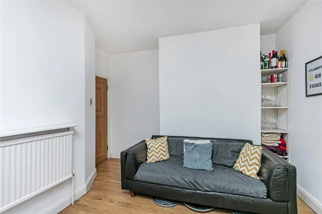 Photo 3 — Bedford Road, Clapham, London, SW4