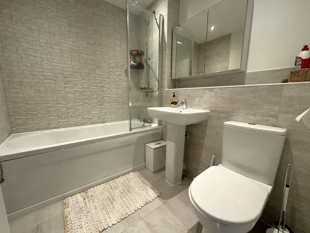 Abbot Road, Burton-On-Trent, DE13, photo 3