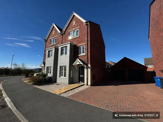 4 bedroom house, Abbot Road, Burton-On-Trent, DE13