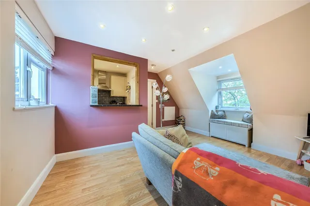 Brewery Lane, Byfleet, photo 2