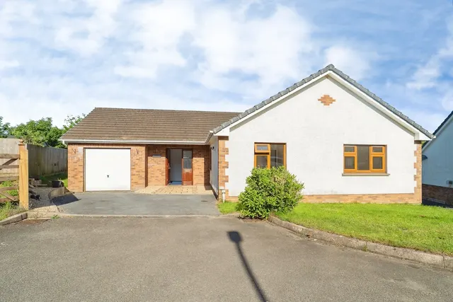 Croesyceiliog, Carmarthen, SA32, photo 1