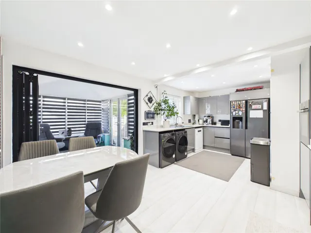 Elmtree Way, Kingswood, BS15, photo 2