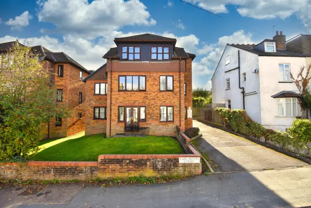 Earlswood Court, photo 1
