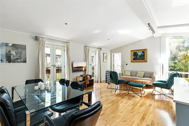 Royal Crescent Mews, London, W11, photo 2