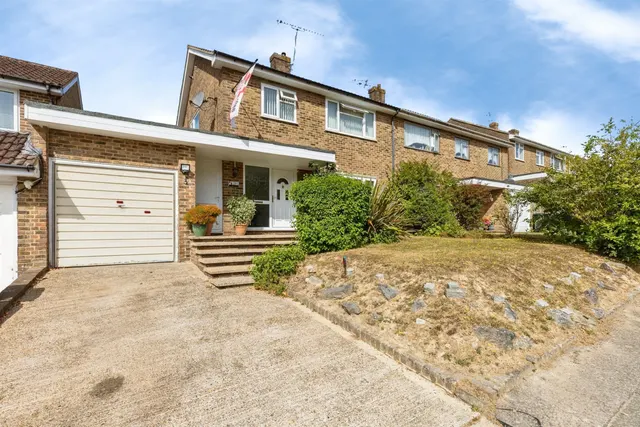 Hylands Close, Crawley, photo 1