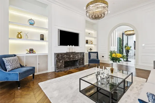 Vicarage Gate, Kensington, W8, photo 1