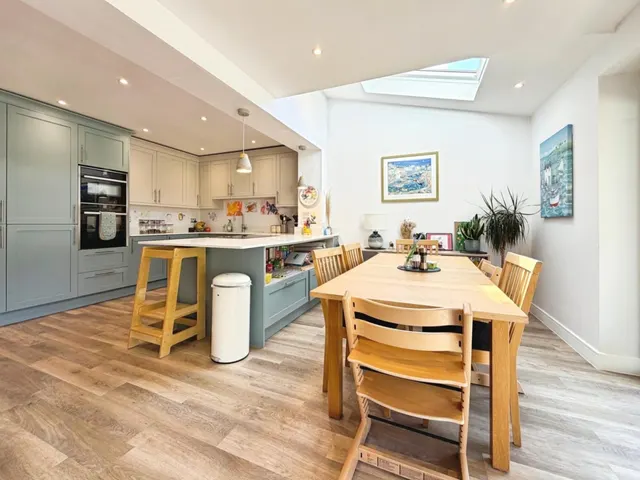 Stoneleigh Crescent, Knowle, BS4, photo 1