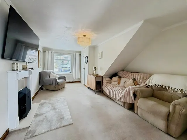 Photo 3 — Mackworth Drive, Cimla, Neath, SA11 2QA
