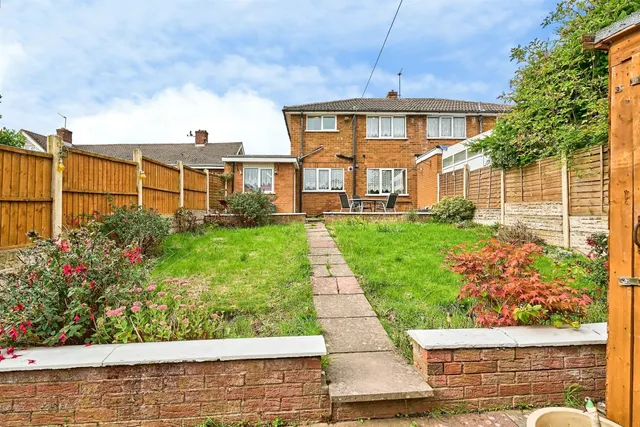 Wells Close, Tipton, DY4, photo 2