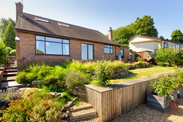 Pentre, Chirk, Wrexham, LL14, photo 1