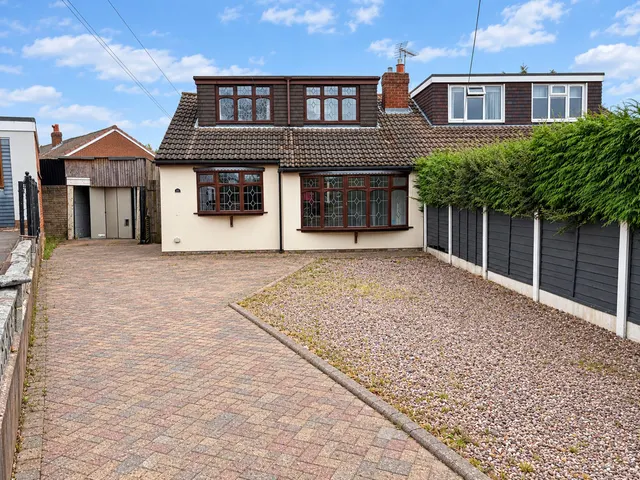 Cowley Green, Hednesford, WS12, photo 1