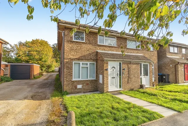 Favell Drive, Furzton, MK4, photo 1
