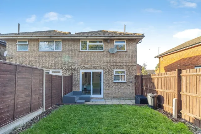 Favell Drive, Furzton, MK4, photo 2
