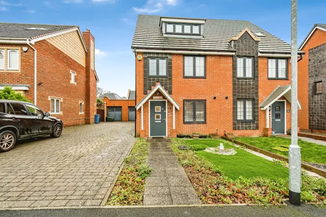 Kennedy Avenue, High Wycombe, photo 1