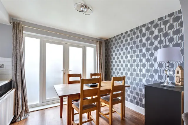 Belmont Close, Beeston, NG9, photo 3