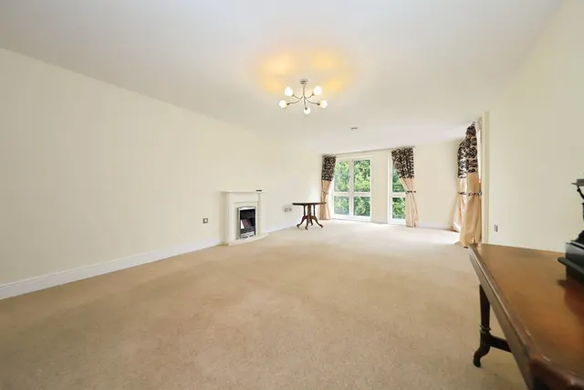 Park Road, Hagley, DY9, photo 2