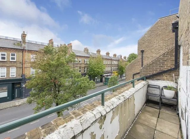 Photo 3 — Heather Walk, North Kensington, W10