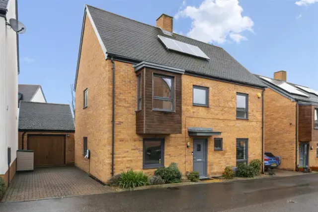 Deblin Drive, Uxbridge