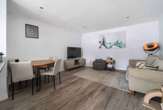 Photo 3 — Montpellier Terrace, Cheltenham, GL50 1AG
