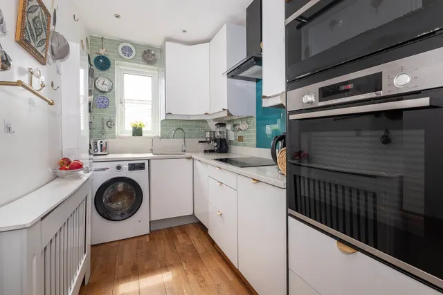 Photo 3 — Glamorgan Road, Hampton Wick, KT1