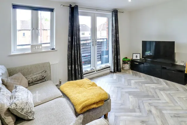 London Road, Benfleet, SS7, photo 3