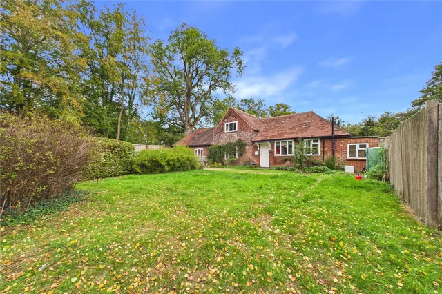 2 bedroom house, Bagmore Lane, Herriard, RG25