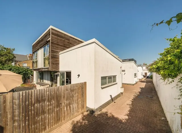 Manuka Close, Hanwell, W7, photo 1