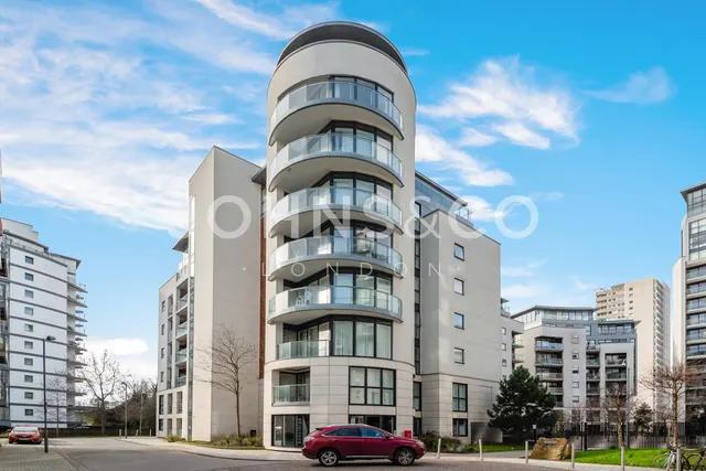 Pump House Crescent, Brentford, TW8, photo 3