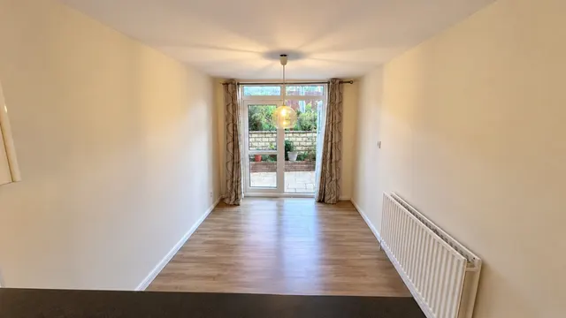Spacious Three-Bedroom House to Rent, photo 2