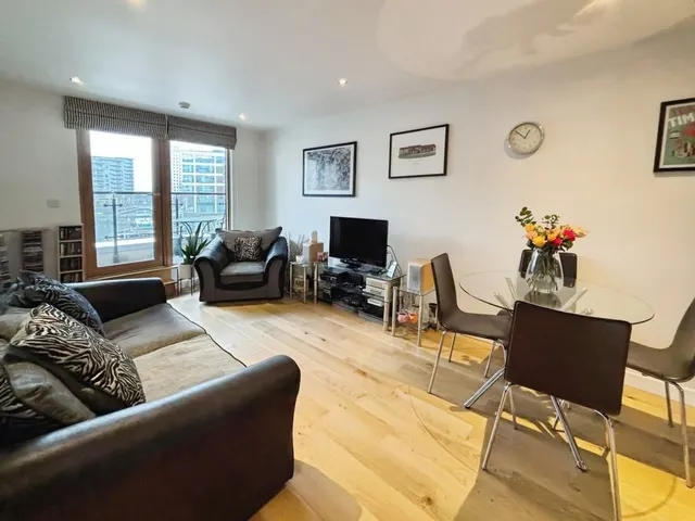 Armouries Way, LS10, photo 2