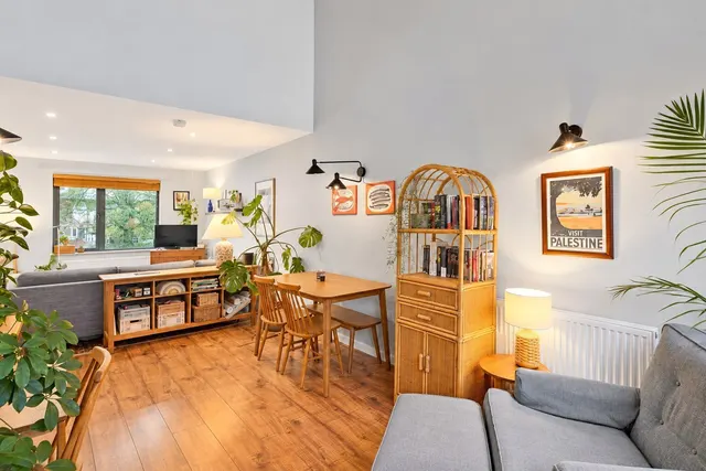 Dragonfly Close, London, E13, photo 2