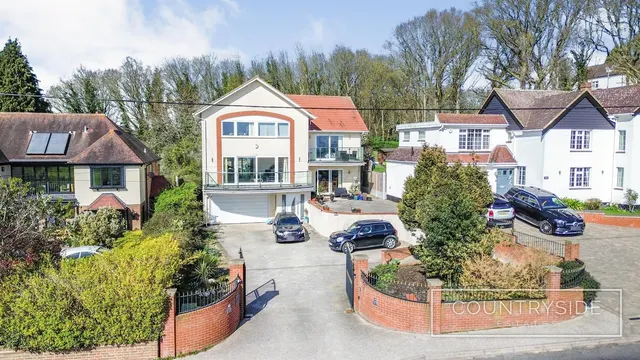 Vicarage Hill, Benfleet, photo 1