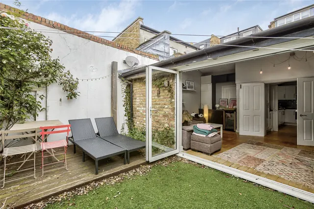 Trinity Road, London, SW17, photo 1