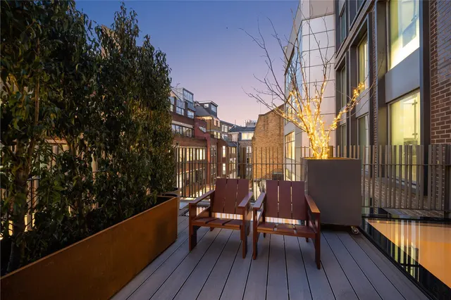 Clerkenwell Green, London, EC1R, photo 2