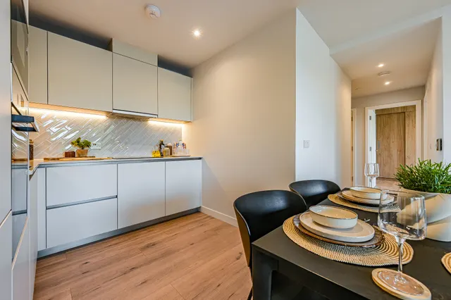 Photo 3 — Flat 504, Discovery Apartments, London