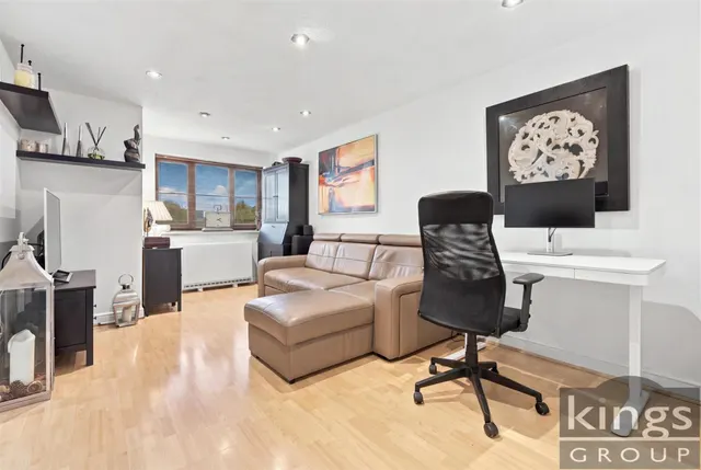 Colgate Place, Enfield, photo 2