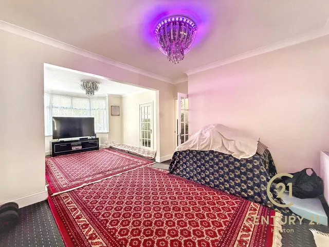 Heston Road, Hounslow, TW5, photo 3