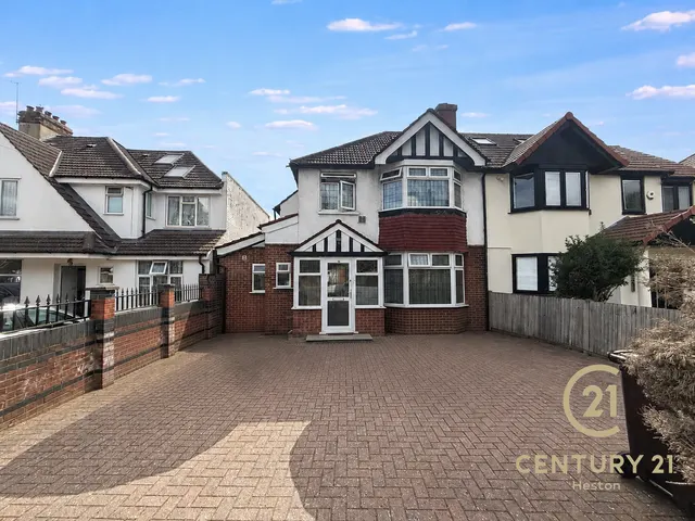 Heston Road, Hounslow, TW5, photo 1