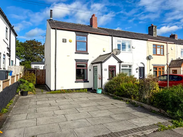 2 bedroom property, Bolton Road, Radcliffe, M26