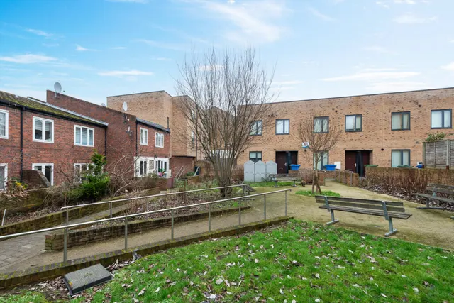 Nunhead Lane, Peckham, SE15 3QR, photo 1
