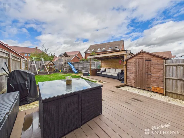 Photo 3 — Carriage Road, Broughton, Aylesbury, HP22 7AN