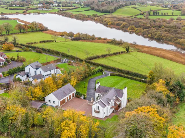 Lough Road, Lisburn, BT27, photo 2