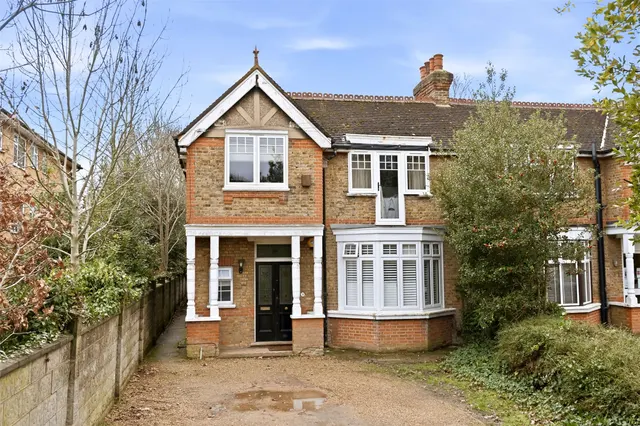 Broad Lane, Hampton, TW12 3AX, photo 1