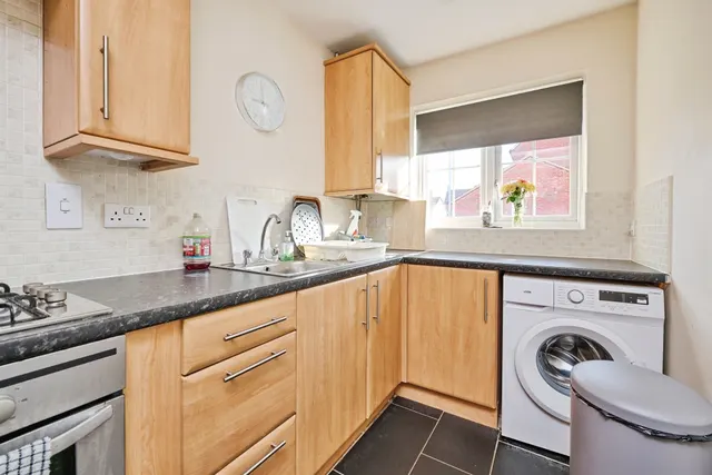 Darbyshire Close, Peterborough, PE6, photo 3