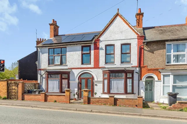 Washbrook Road, Rushden, photo 1