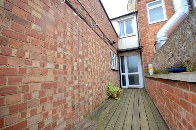 Wellingborough Road, Northampton, NN1, photo 3