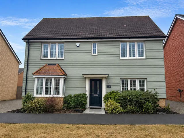 Athelstan Crescent, Rochford, SS4, photo 1