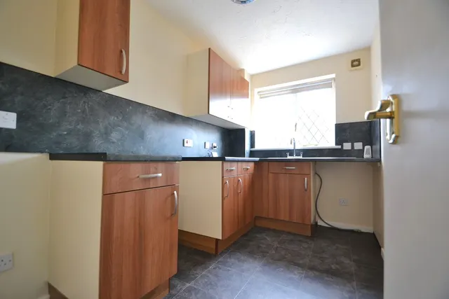 Underhill Close, Newport, photo 3