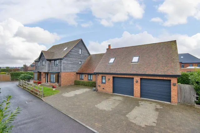 Paddock Court, Woodnesborough, CT13, photo 2